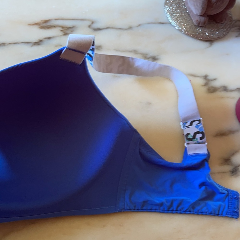 victoria secret tshirt lightly lined wireless bra size 36DDD - Picture 6 of 8